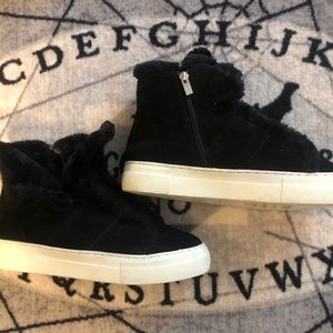DKNY Mason High Top Sneakers Faux Fur ♥️